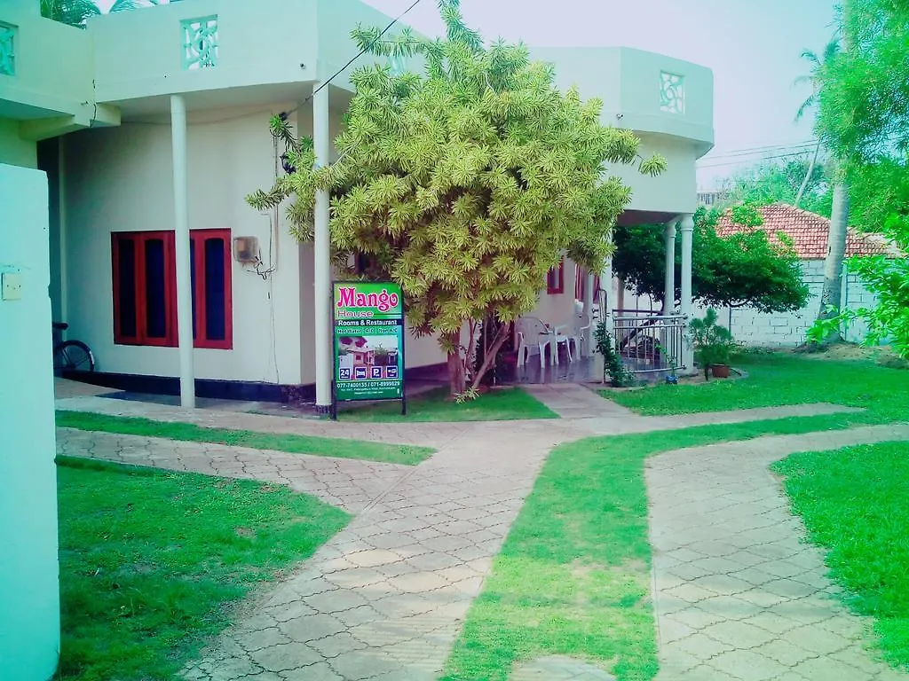 Yoho Mango House 호텔 니곰보
